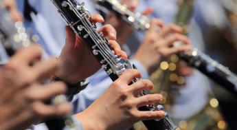 Musicians playing the clarinet