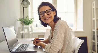 Girl getting help at Virtual Enrollment Day
