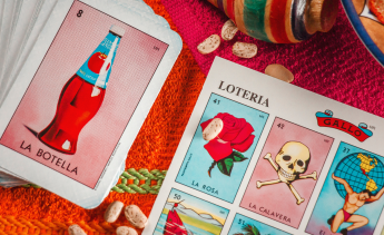 loteria cards and red background