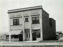 Old Picture of the Vannuys Hotel