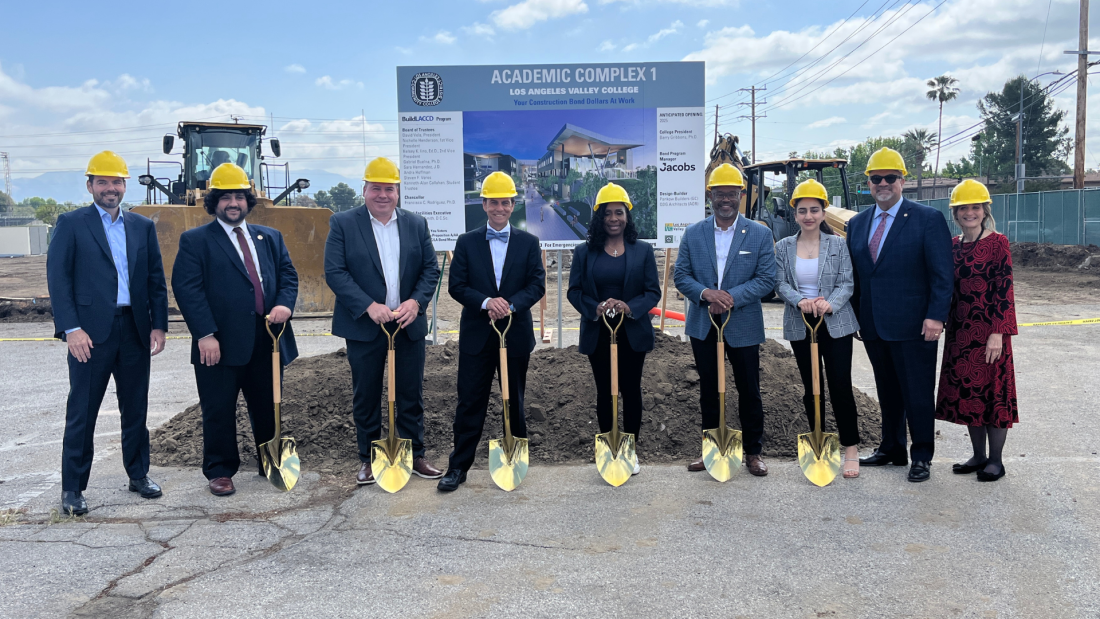 College and District Officicals holding gold shovels at the Academic Complex 1 Groundbreaking Ceremony