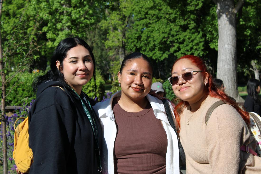 Three Puente students posing 