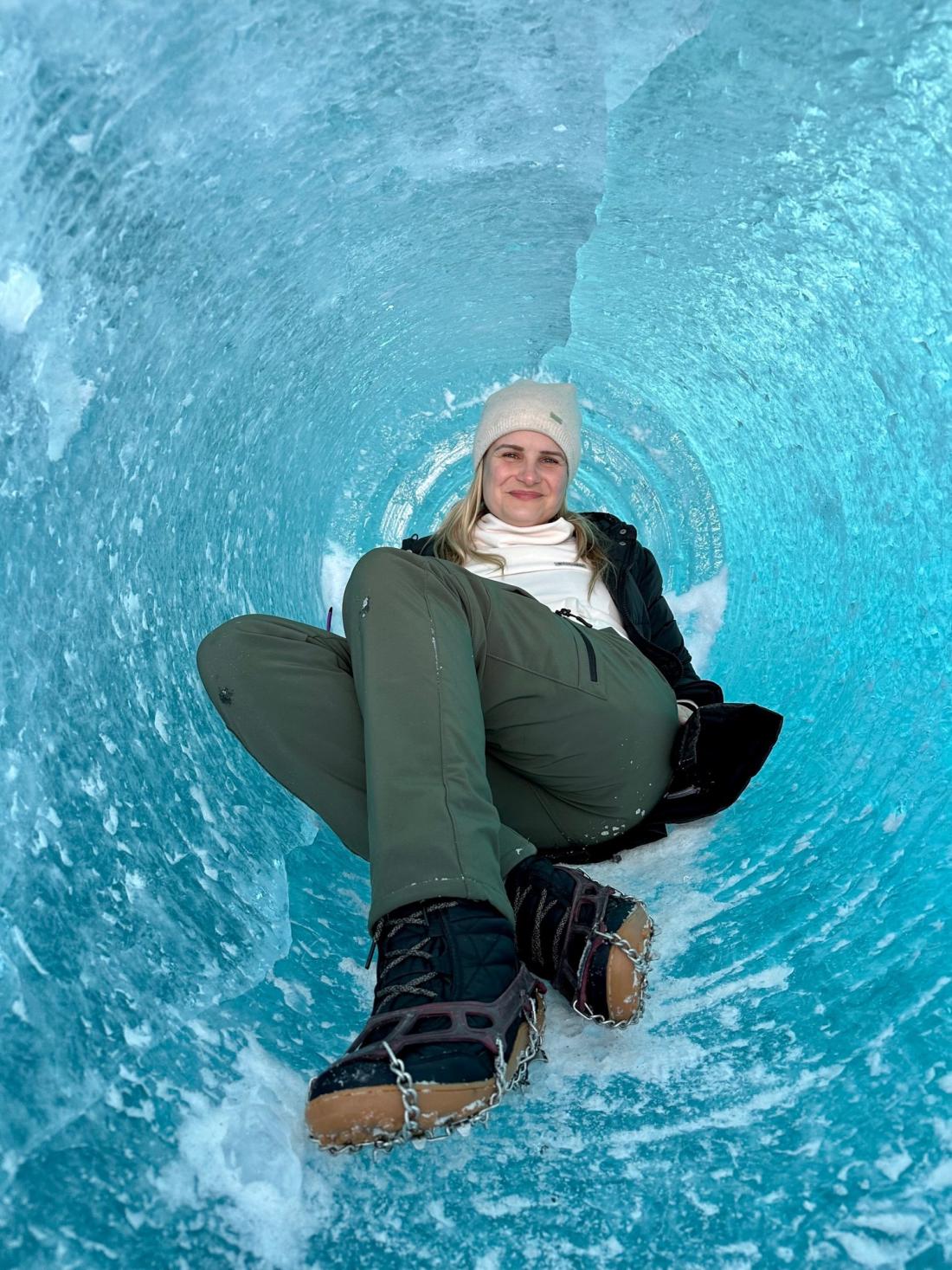 Sashur Henninger Faculty Profile Picture
