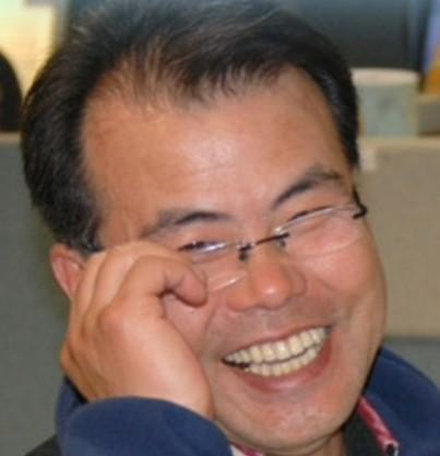 Stephen Ahn smiling