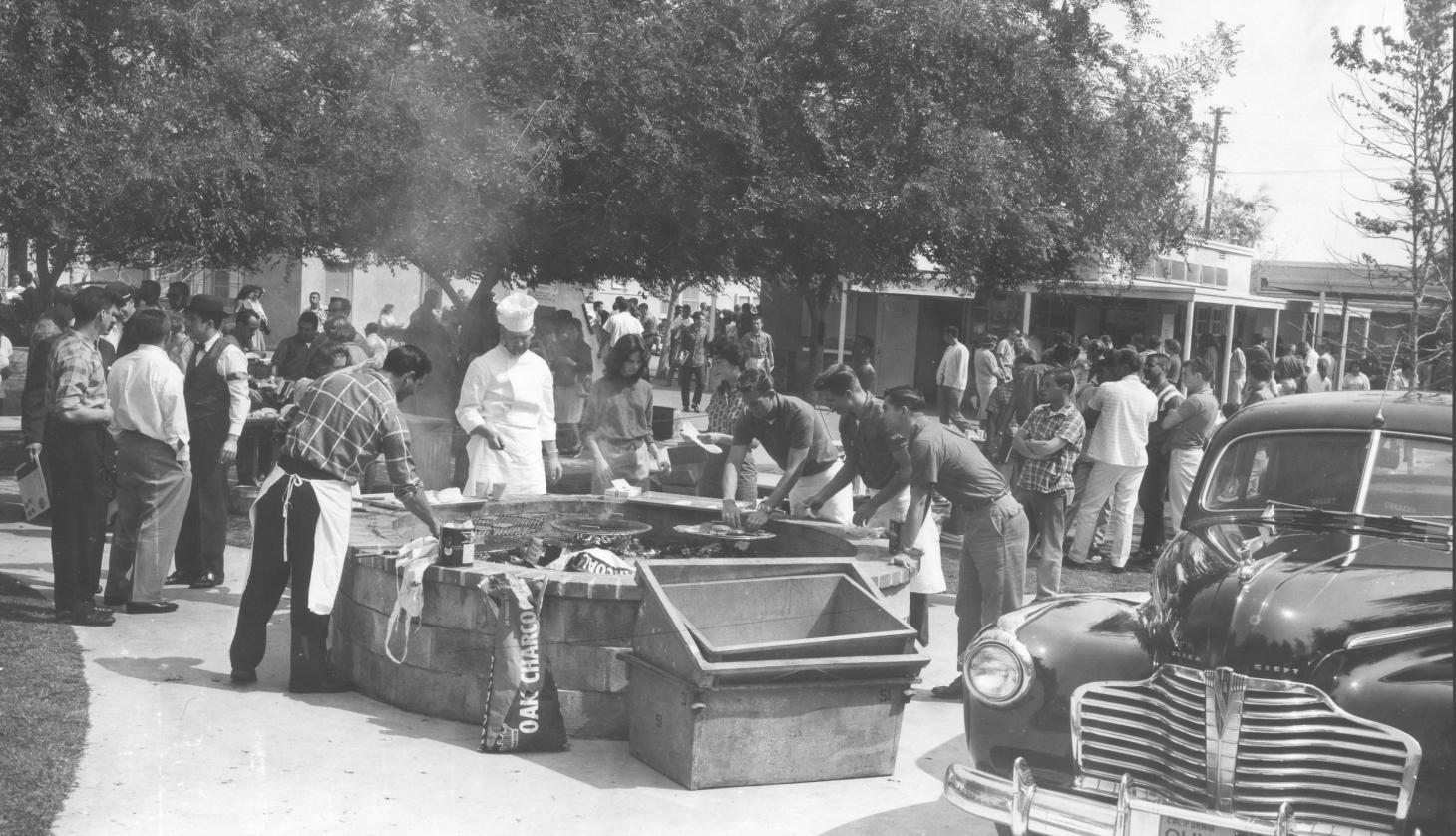 Students barbequing in LAVC Quad Park